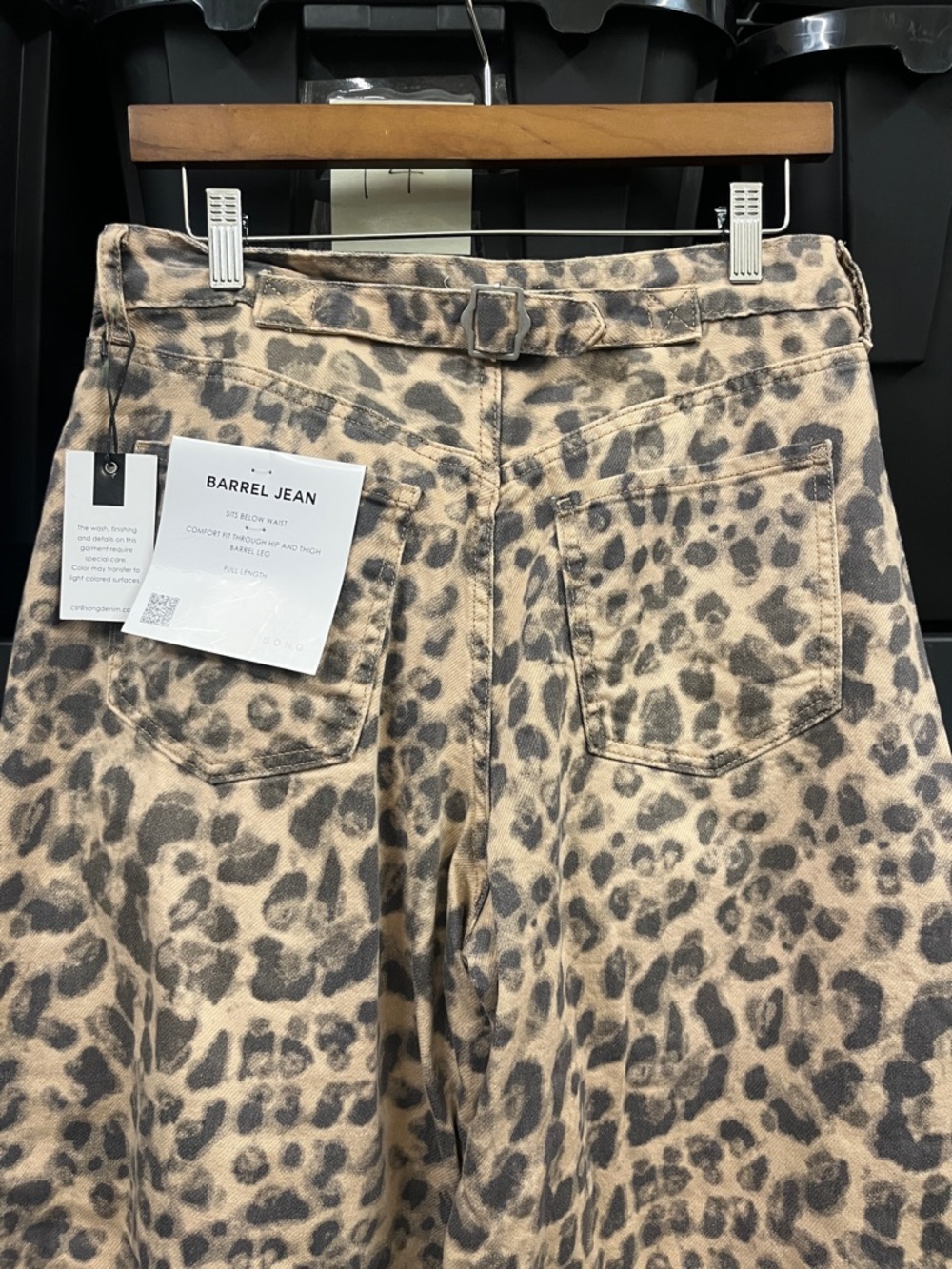 NWT Leopard Print Low Waist Barrel Leg Jeans NWT Animal Print Neutral Size 7/28 - Picture 12 of 12